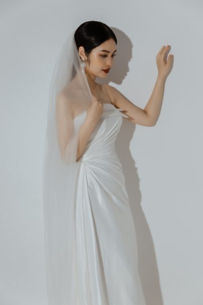 Váy cưới cúp ngực vạt chéo ở eo suông nhẹ (CD-L18)