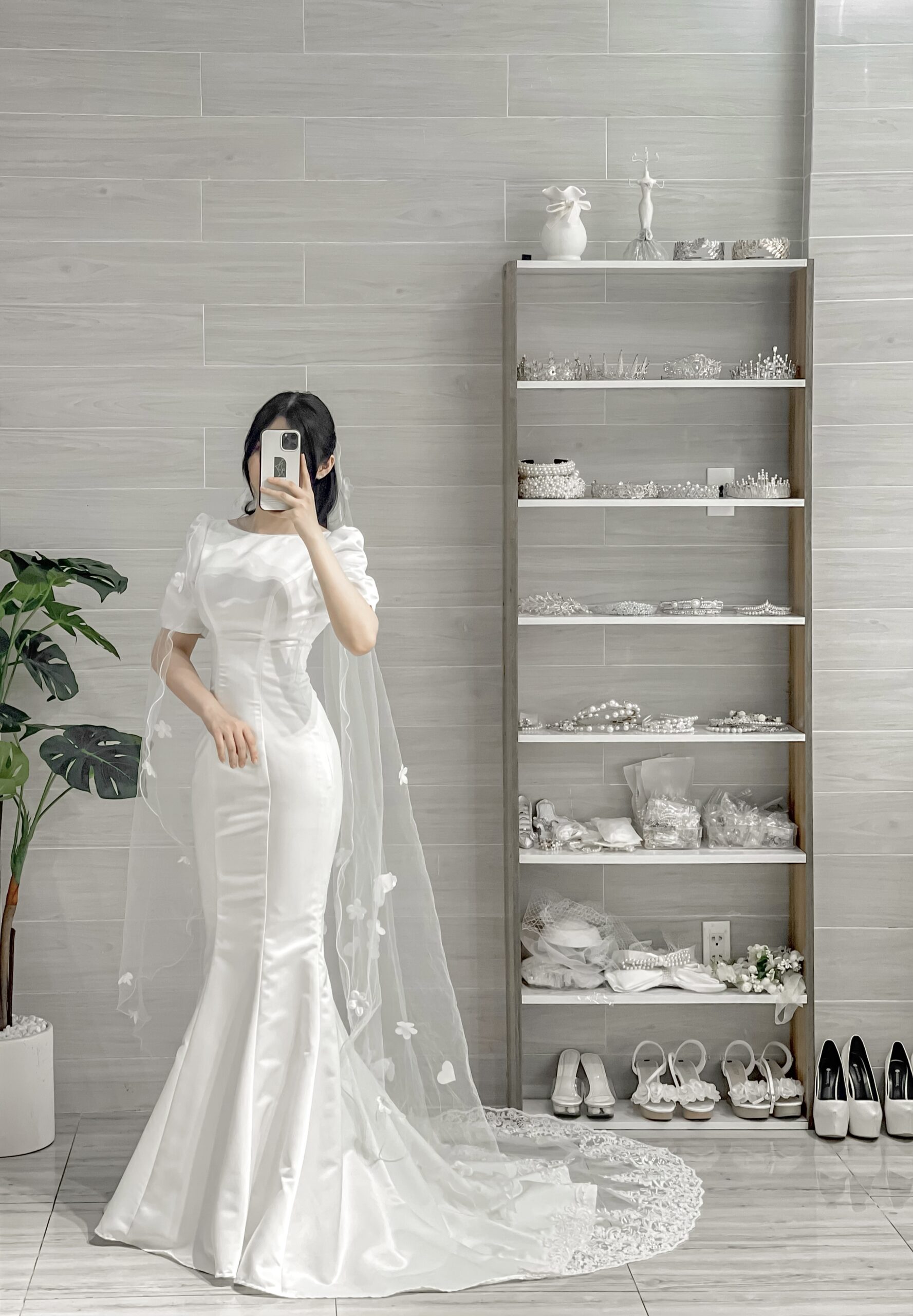 Váy cưới phi trắng phối ren tay ngắn đuôi cá dài - Áo cưới | ThờiTrangNữ.vn
